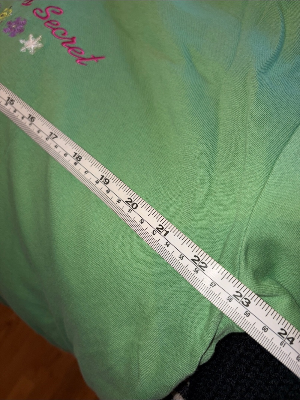 Vintage Victoria's Secret Mint Green V-Neck Long Sleeve Snowflake Sleep Shirt - Picture 6 of 8